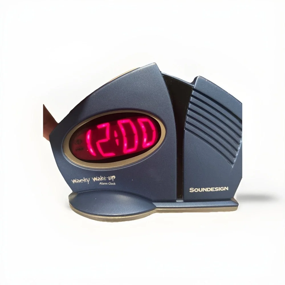 Soundesign Wacky Wake Up Alarm Clock AM/FM Radio WORKS Blue Mod. 3131L. 1990's